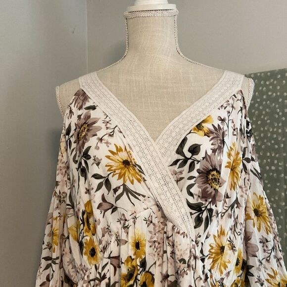 Torrid Ivory Floral Print Lace Trim Cold Shoulder Midi Dress Size 2 - Picture 2 of 13